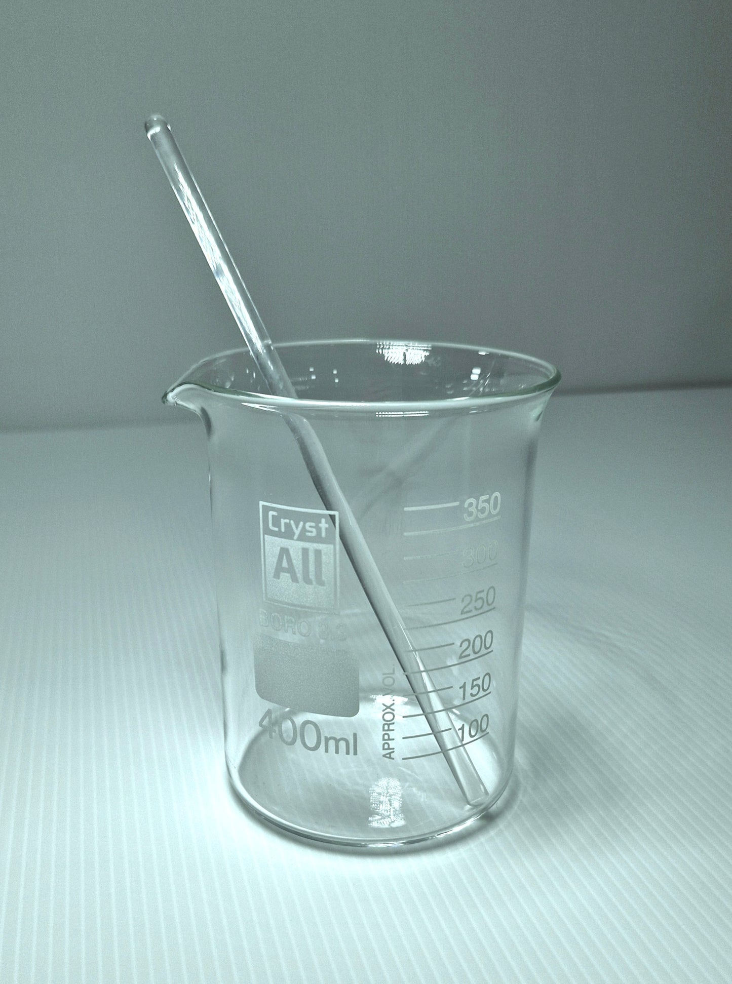 Pot becher en verre avec son tuteur